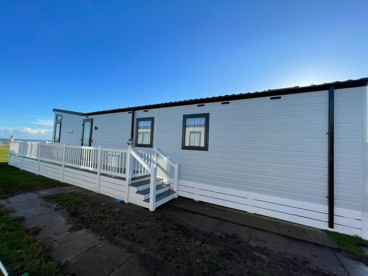 Beautiful Lodge With Full Sea Views At Broadland Sands In Suffolk Ref 20235Bs ホプトン・オン・シー エクステリア 写真