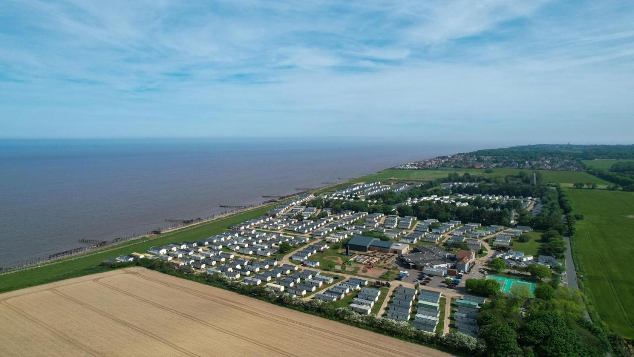 Beautiful Lodge With Full Sea Views At Broadland Sands In Suffolk Ref 20235Bs ホプトン・オン・シー エクステリア 写真