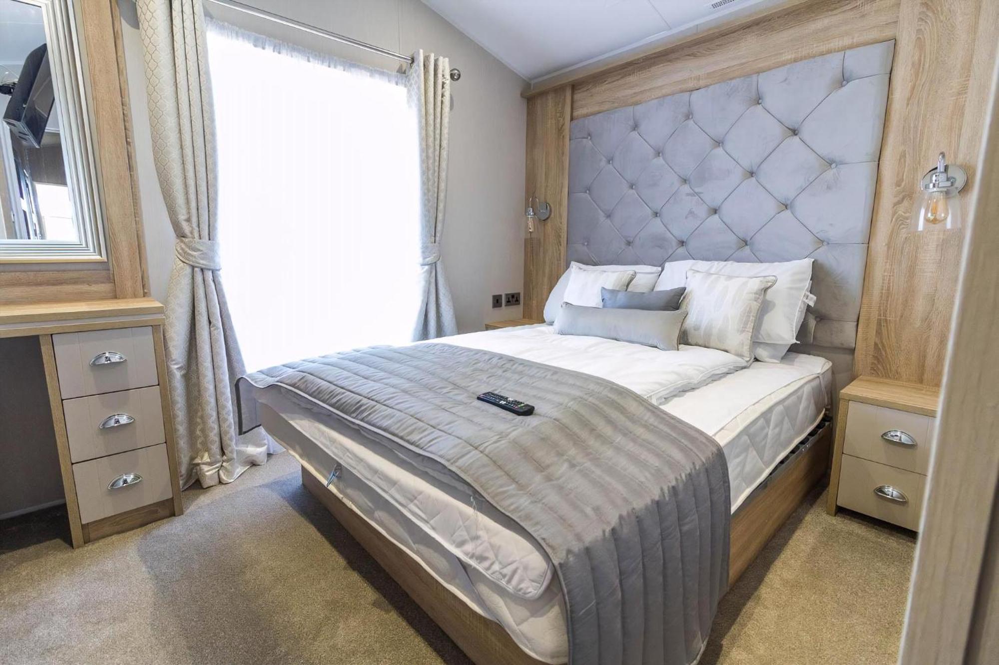 Beautiful Lodge With Full Sea Views At Broadland Sands In Suffolk Ref 20235Bs ホプトン・オン・シー エクステリア 写真