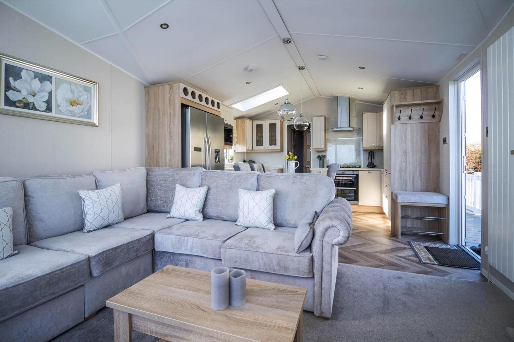 Beautiful Lodge With Full Sea Views At Broadland Sands In Suffolk Ref 20235Bs ホプトン・オン・シー エクステリア 写真