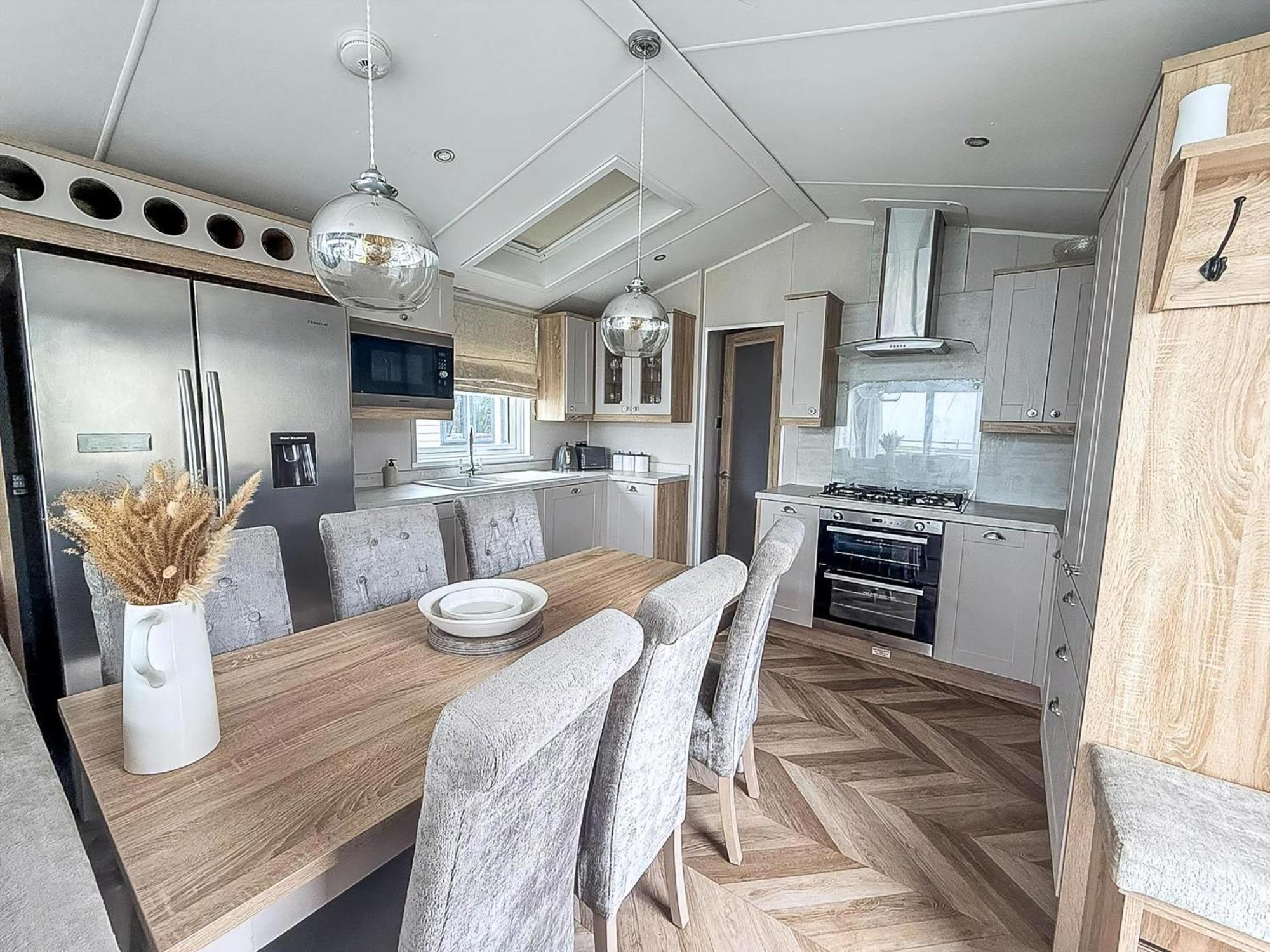 Beautiful Lodge With Full Sea Views At Broadland Sands In Suffolk Ref 20235Bs ホプトン・オン・シー エクステリア 写真