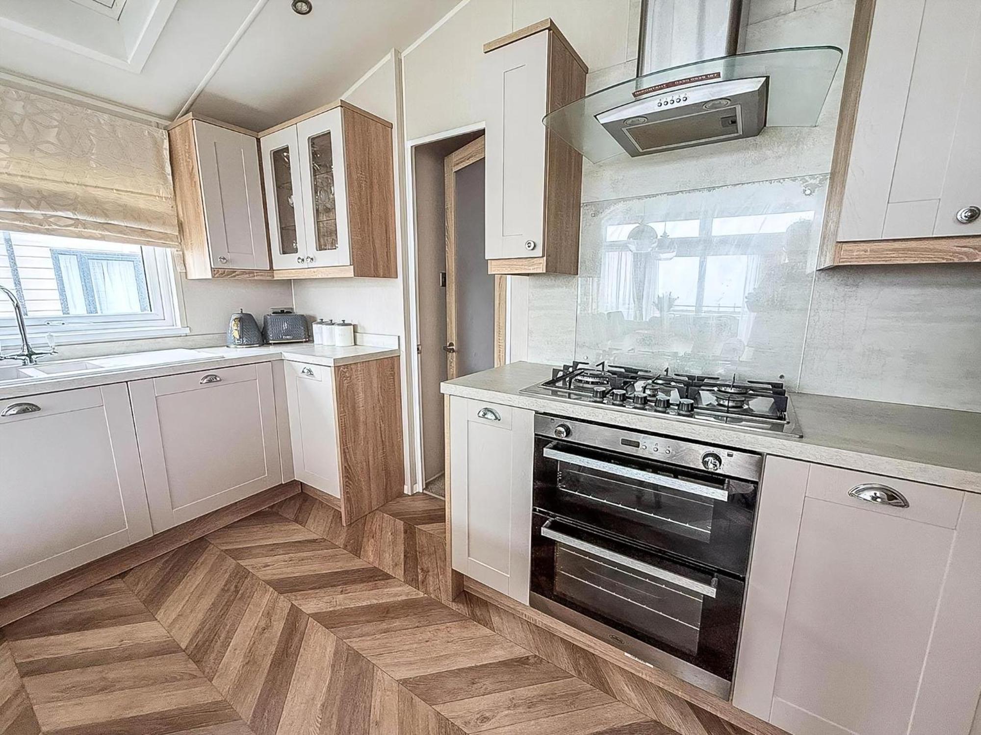 Beautiful Lodge With Full Sea Views At Broadland Sands In Suffolk Ref 20235Bs ホプトン・オン・シー エクステリア 写真