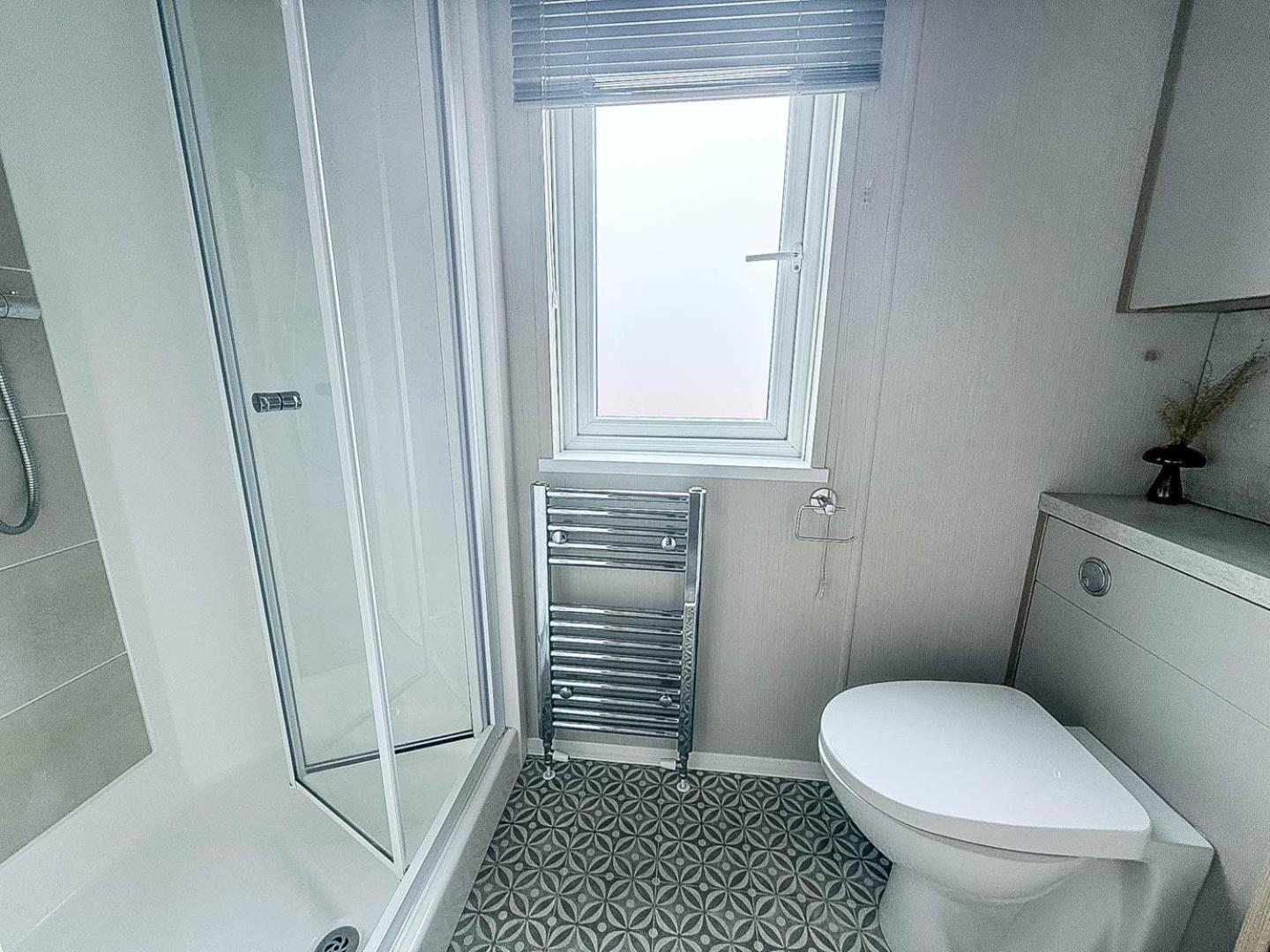 Beautiful Lodge With Full Sea Views At Broadland Sands In Suffolk Ref 20235Bs ホプトン・オン・シー エクステリア 写真